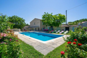Villa de 3 chambres avec piscine privee jardin amenage et wifi a La Tour d'Aigues